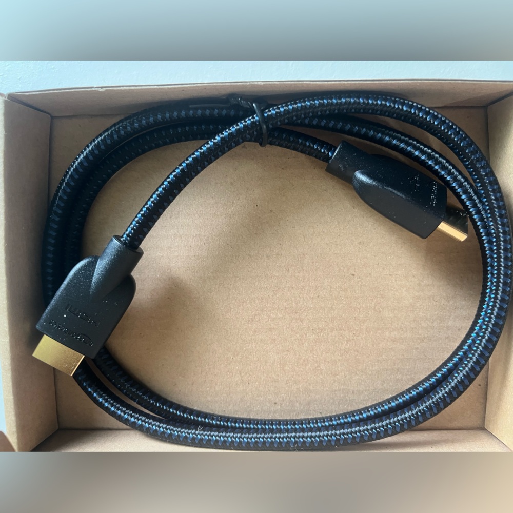 AmazonBasics Braided High-Speed 4K HDMI Cable - 3ft